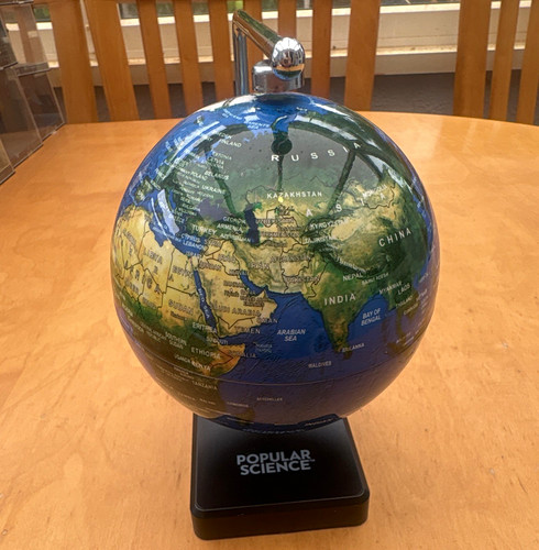 Magnetic hovering globe from