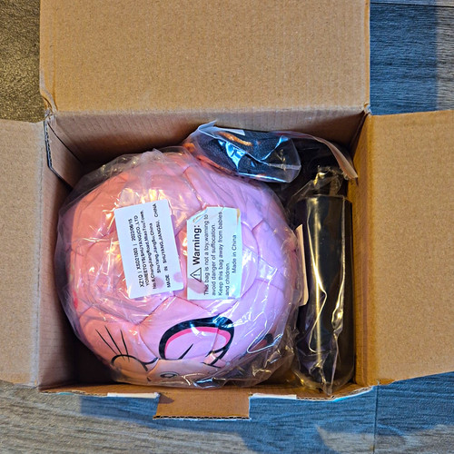 Pink ball with pump - pink,