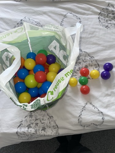 100 pack plastic soft play - 100,