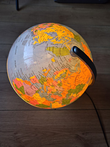 Illuminated rotating tabletop - illuminated,
