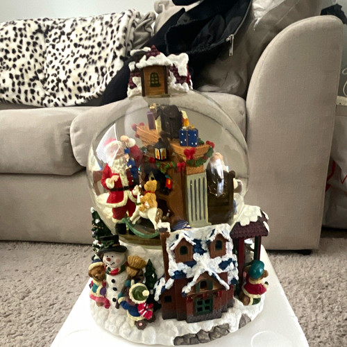 Kirkland christmas snow globe - kirkland,